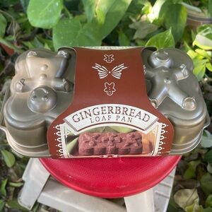 William sonoma gingerbread loaf pan brand